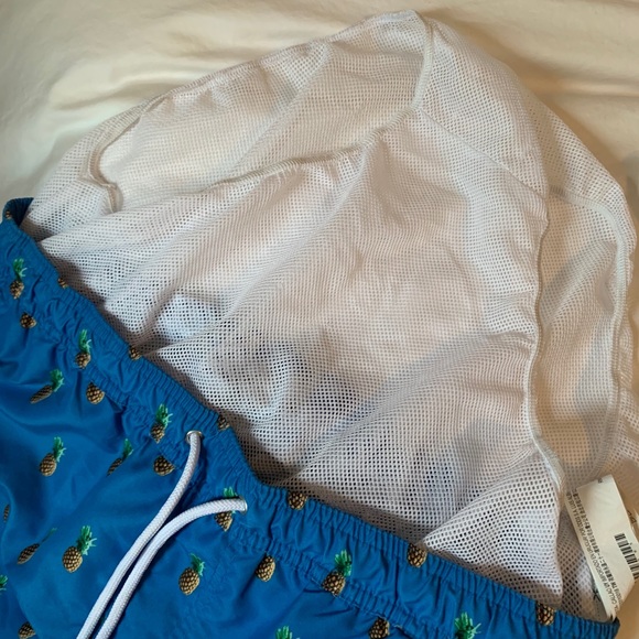Forever 21 men pineapple bathing suit - Picture 4 of 5